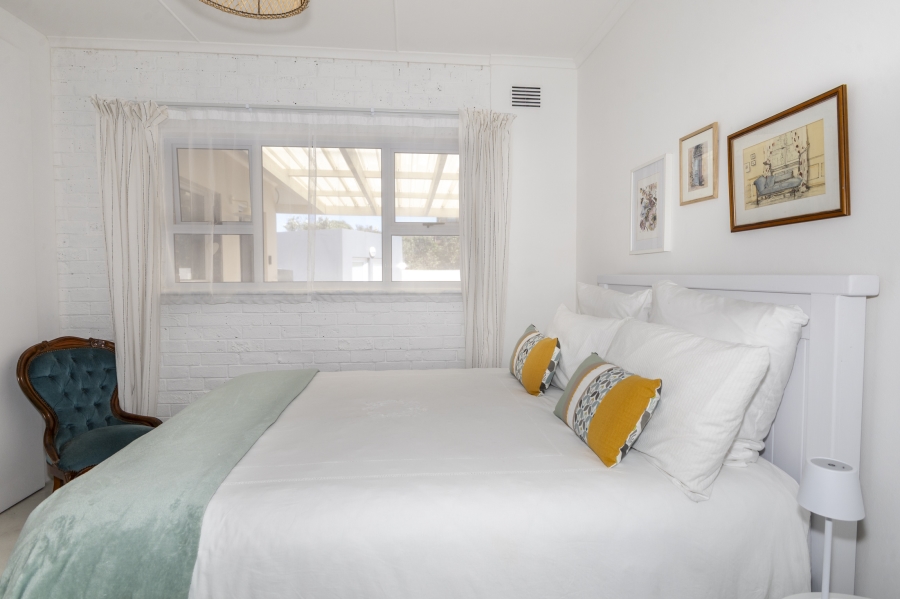 6 Bedroom Property for Sale in West Beach Eastern Cape